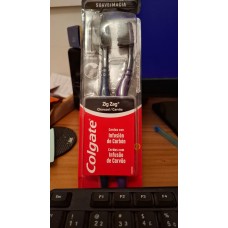 Colgate Escova Zig Zag Carvão Preta Suave/Macia com 2 Unidades